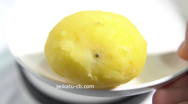 レンジで加熱したじゃがいもに残った芯