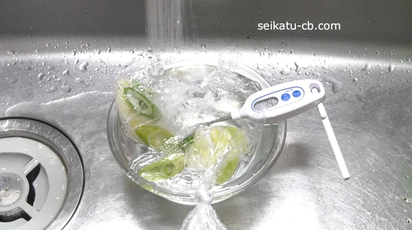 冷凍した長ねぎを流水解凍