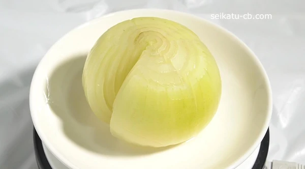 丸ごと1個レンジで加熱したたまねぎ