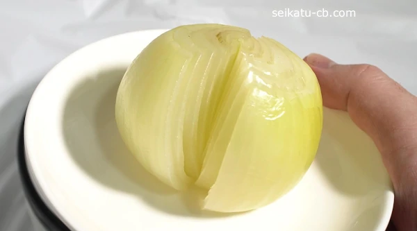 レンジで加熱して中まで火の通ったたまねぎ