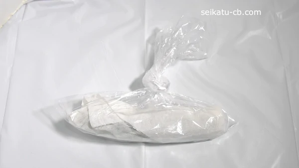 さやいんげんをキッチンペーパーとポリ袋に入れて野菜室で保存