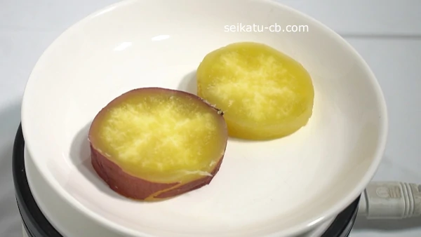 蒸し焼きにした毛穴が深くひげ根も太いさつまいも