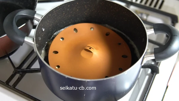 落し蓋をして10分煮込む