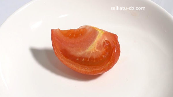 そのまま5日目保存したカットしたトマトをくし切りにしたもの