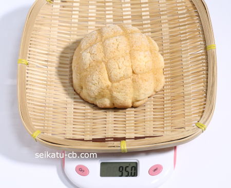 パン屋のメロンパン1個の重さは75.2g