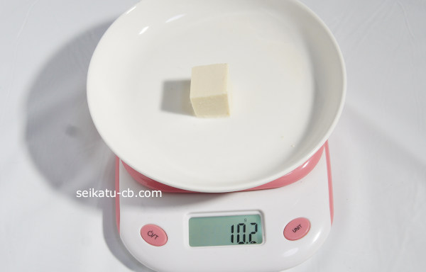 2cm角に切った絹豆腐1個の重さは10.2g