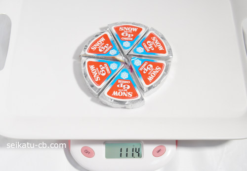 プロセスチーズ(3角)1箱6個入りの重さは111.4g