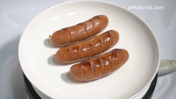 切込みを入れてフライパンで焼いたウインナー