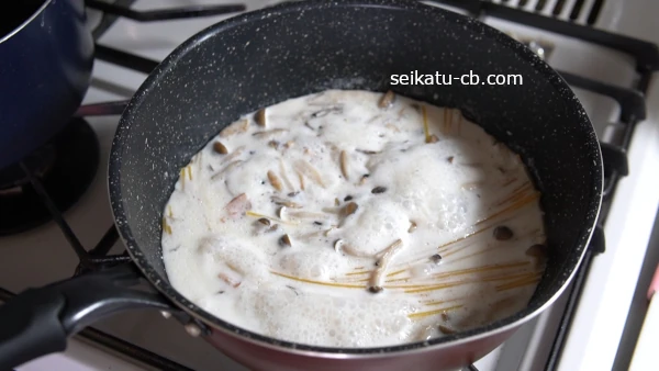 煮汁がぶくぶく膨らんでくる