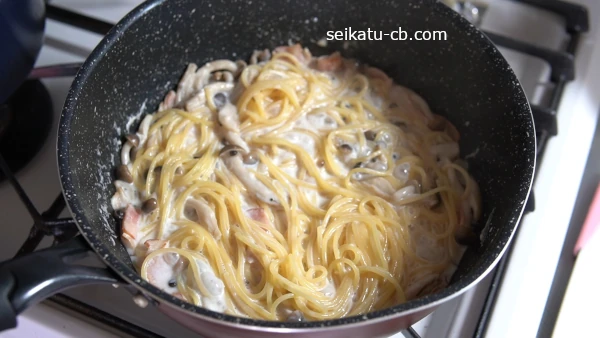 煮詰めて煮汁にとろみがついてくる