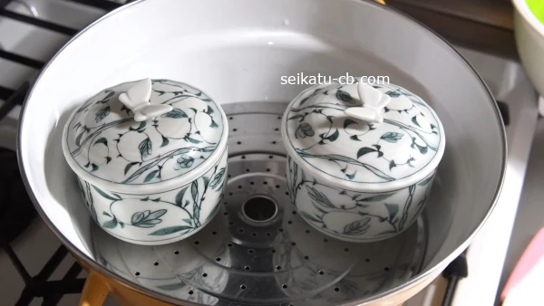 茶碗にふたをして蒸す