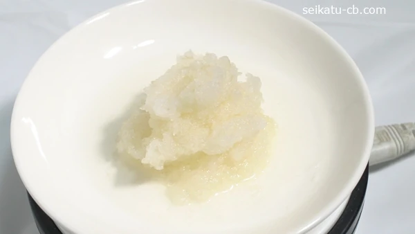 皮付きでおろした大根おろし