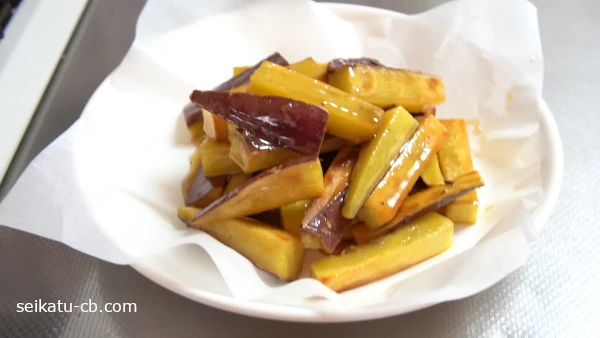 出来上がったさつまいもスティックの大学芋